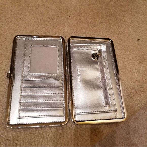 Silver Clutch - Picture 2 of 4